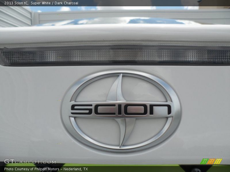 Super White / Dark Charcoal 2013 Scion tC