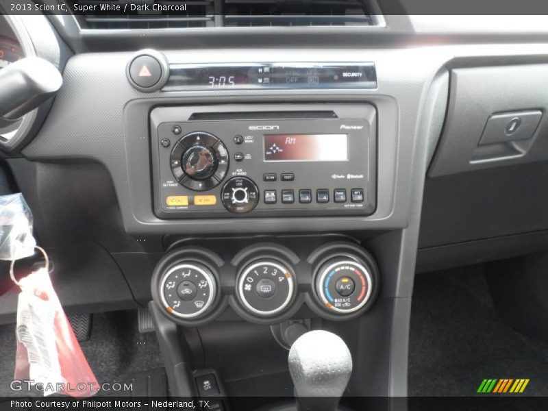Super White / Dark Charcoal 2013 Scion tC
