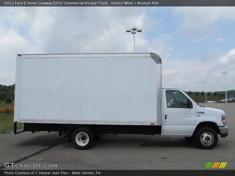 Oxford White / Medium Flint 2011 Ford E Series Cutaway E350 Commercial Moving Truck