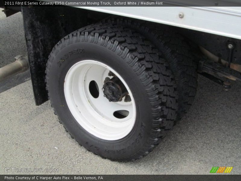 Oxford White / Medium Flint 2011 Ford E Series Cutaway E350 Commercial Moving Truck