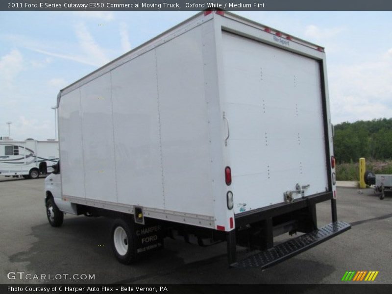 Oxford White / Medium Flint 2011 Ford E Series Cutaway E350 Commercial Moving Truck