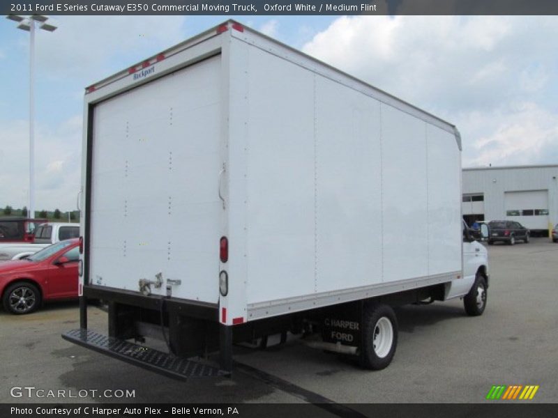 Oxford White / Medium Flint 2011 Ford E Series Cutaway E350 Commercial Moving Truck