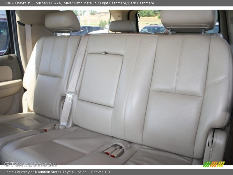 Silver Birch Metallic / Light Cashmere/Dark Cashmere 2009 Chevrolet Suburban LT 4x4