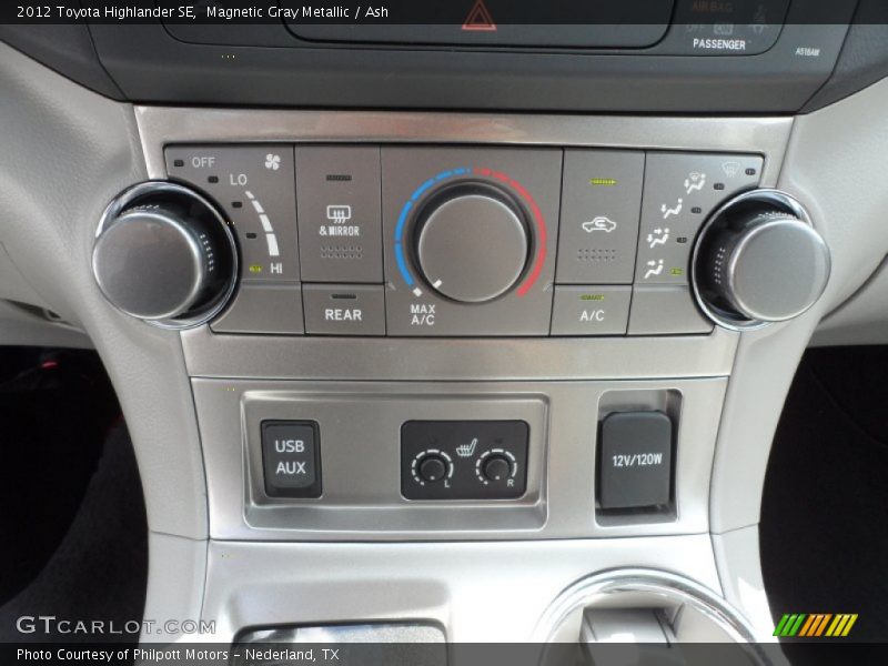 Magnetic Gray Metallic / Ash 2012 Toyota Highlander SE