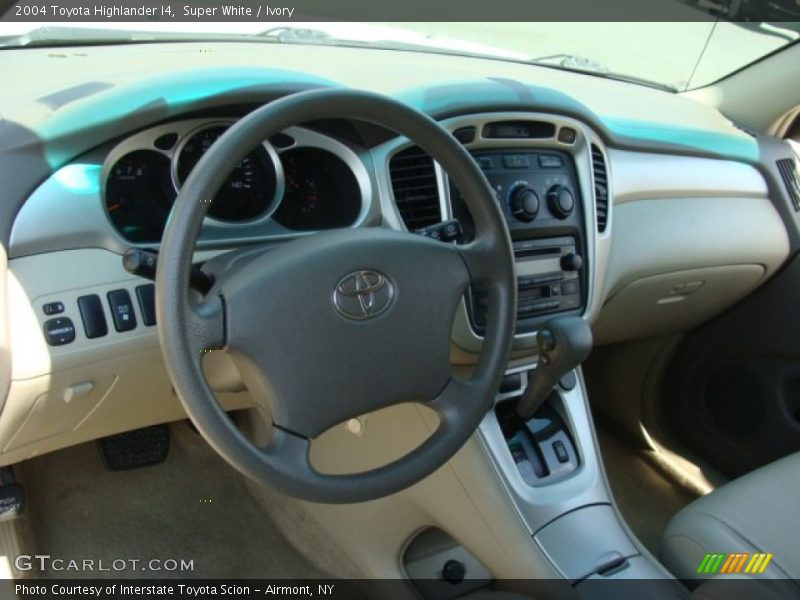 Super White / Ivory 2004 Toyota Highlander I4