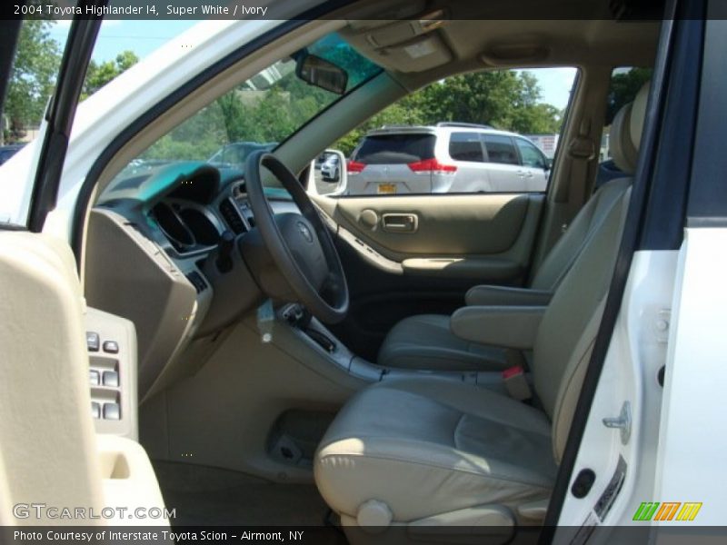 Super White / Ivory 2004 Toyota Highlander I4