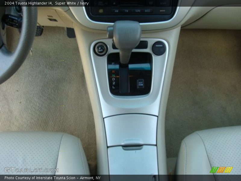 Super White / Ivory 2004 Toyota Highlander I4