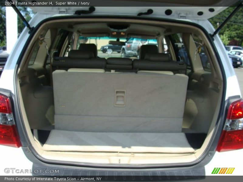 Super White / Ivory 2004 Toyota Highlander I4