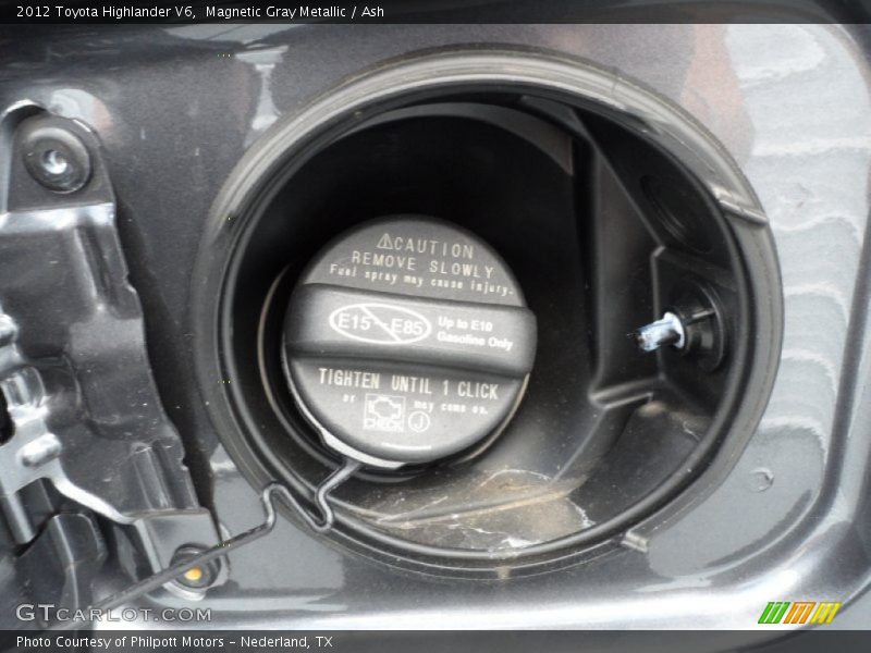 Magnetic Gray Metallic / Ash 2012 Toyota Highlander V6