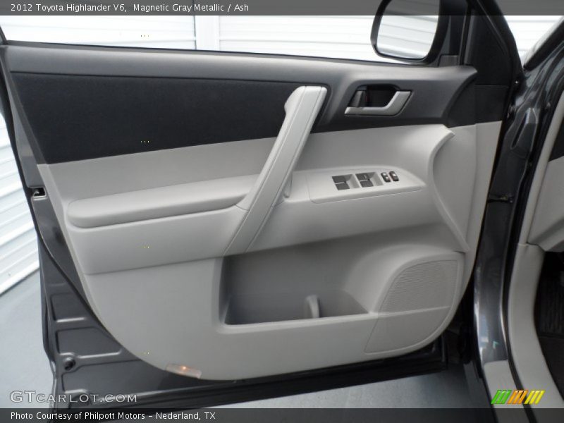 Magnetic Gray Metallic / Ash 2012 Toyota Highlander V6