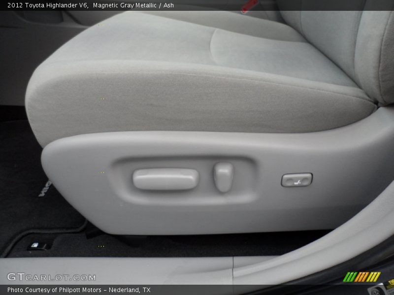 Magnetic Gray Metallic / Ash 2012 Toyota Highlander V6