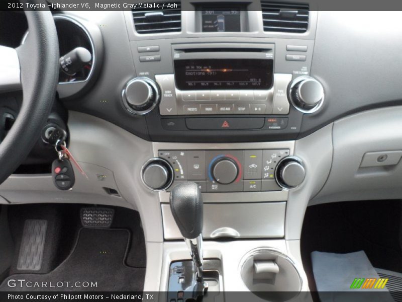 Magnetic Gray Metallic / Ash 2012 Toyota Highlander V6