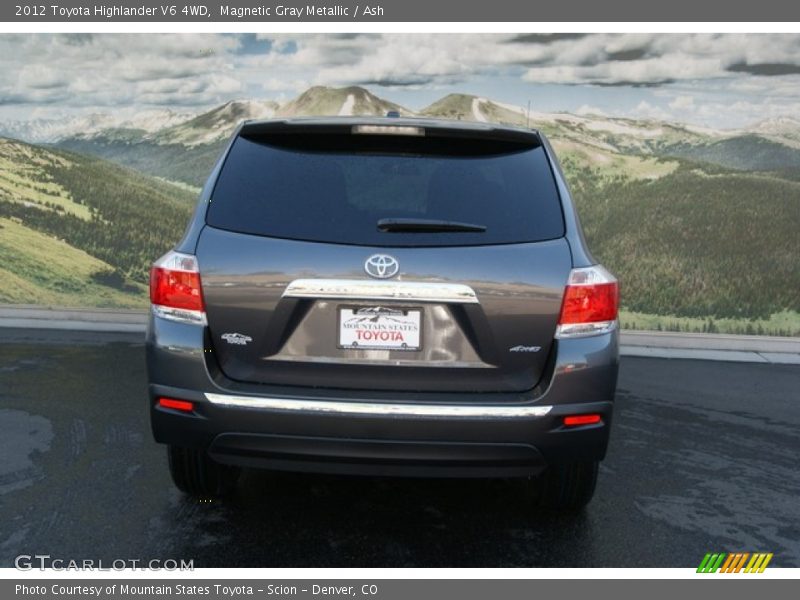 Magnetic Gray Metallic / Ash 2012 Toyota Highlander V6 4WD