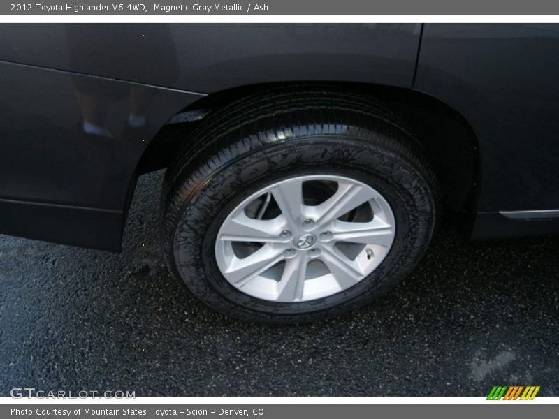 Magnetic Gray Metallic / Ash 2012 Toyota Highlander V6 4WD