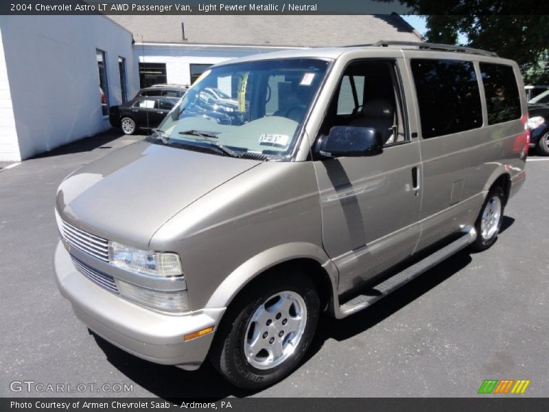 Front 3/4 View of 2004 Astro LT AWD Passenger Van