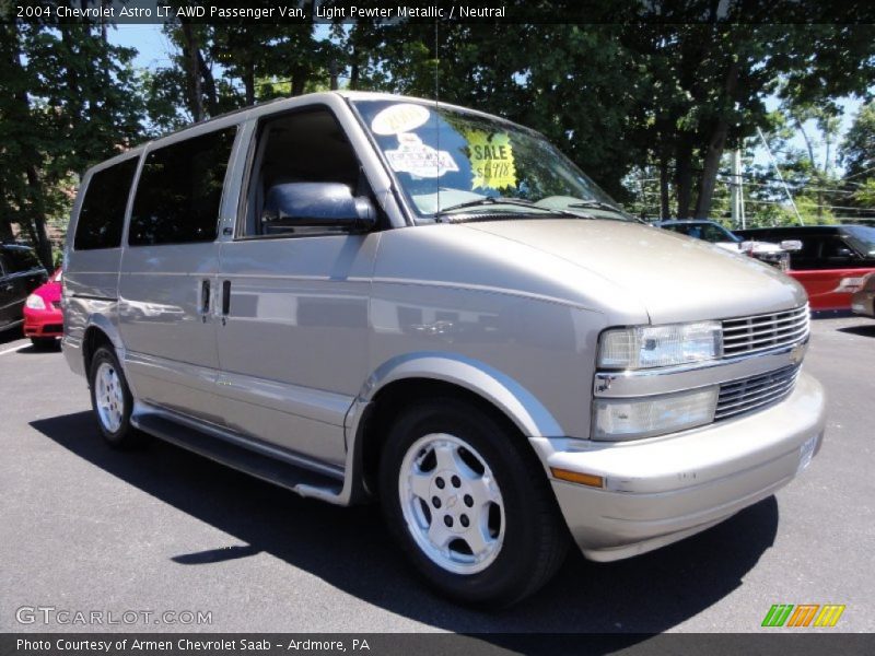 Front 3/4 View of 2004 Astro LT AWD Passenger Van