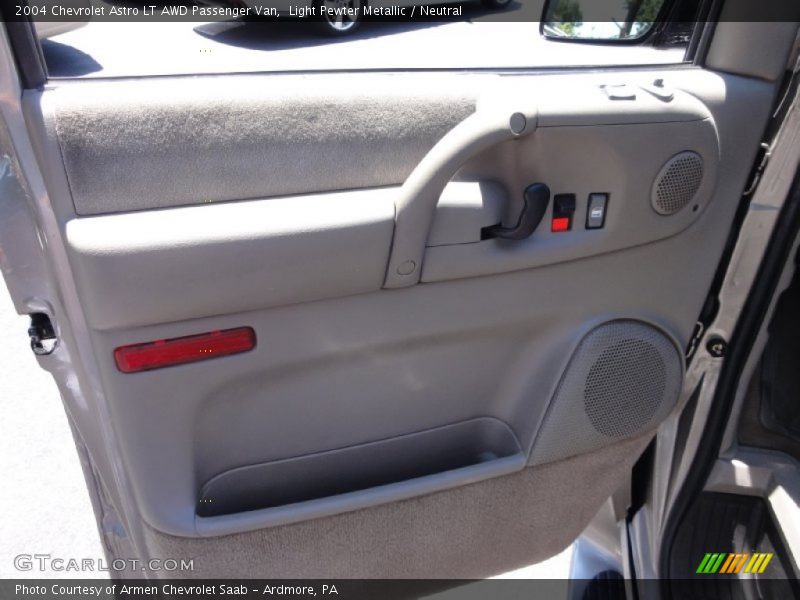 Door Panel of 2004 Astro LT AWD Passenger Van