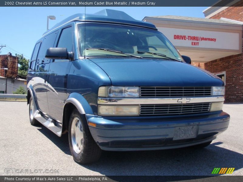 Front 3/4 View of 2002 Astro LS Conversion Van