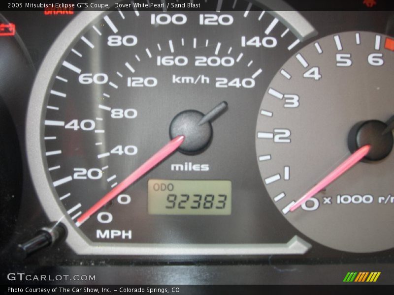 Dover White Pearl / Sand Blast 2005 Mitsubishi Eclipse GTS Coupe