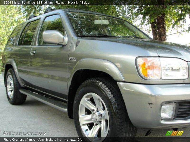 Platinum Metallic / Beige 2004 Nissan Pathfinder LE Platinum