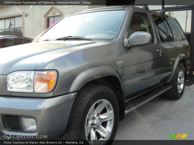 Platinum Metallic / Beige 2004 Nissan Pathfinder LE Platinum