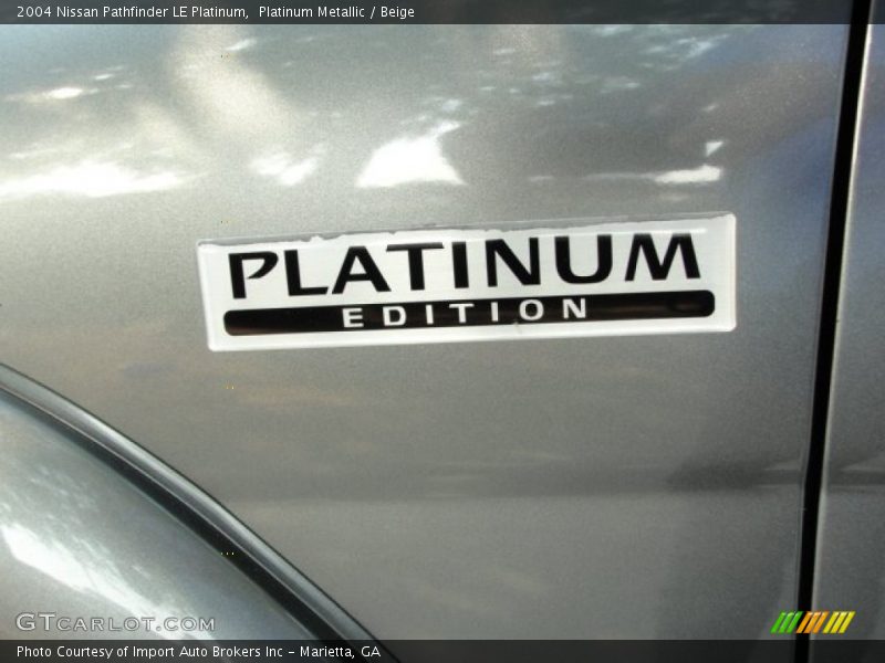 Platinum Metallic / Beige 2004 Nissan Pathfinder LE Platinum