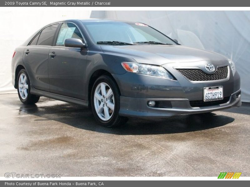 Magnetic Gray Metallic / Charcoal 2009 Toyota Camry SE