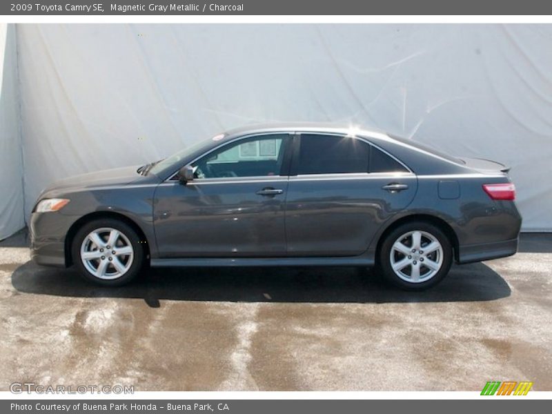 Magnetic Gray Metallic / Charcoal 2009 Toyota Camry SE