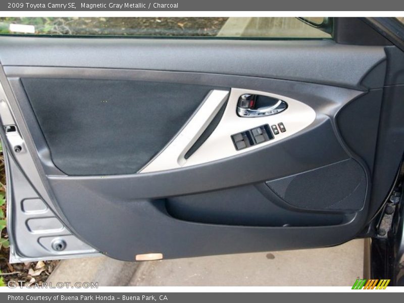 Magnetic Gray Metallic / Charcoal 2009 Toyota Camry SE
