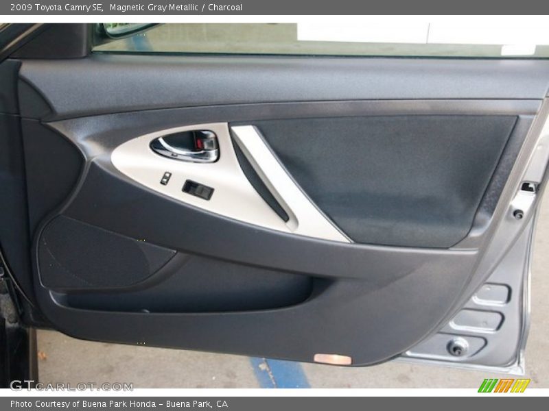 Magnetic Gray Metallic / Charcoal 2009 Toyota Camry SE