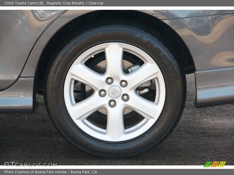 Magnetic Gray Metallic / Charcoal 2009 Toyota Camry SE