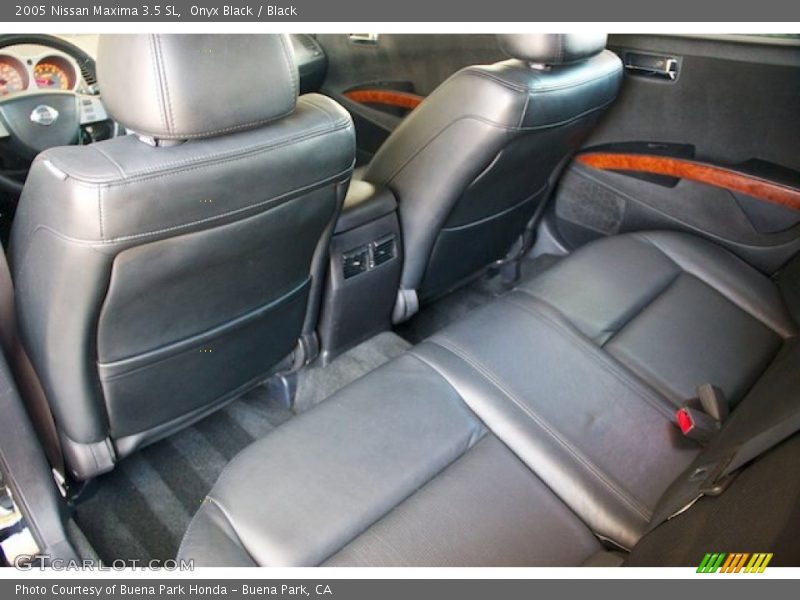 Onyx Black / Black 2005 Nissan Maxima 3.5 SL