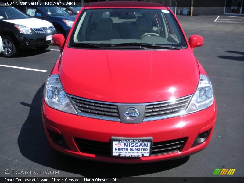 Red Alert / Beige 2007 Nissan Versa S