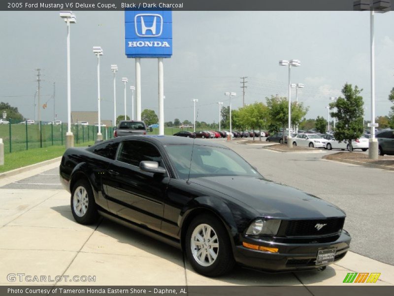 Black / Dark Charcoal 2005 Ford Mustang V6 Deluxe Coupe