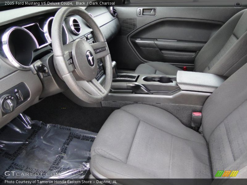 Black / Dark Charcoal 2005 Ford Mustang V6 Deluxe Coupe