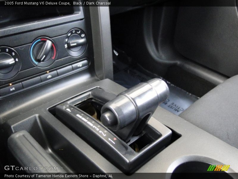 Black / Dark Charcoal 2005 Ford Mustang V6 Deluxe Coupe
