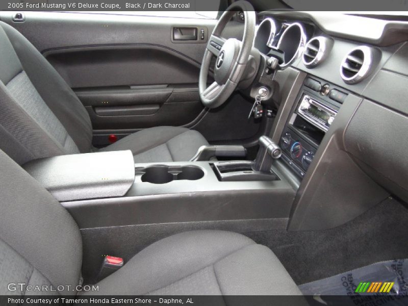 Black / Dark Charcoal 2005 Ford Mustang V6 Deluxe Coupe