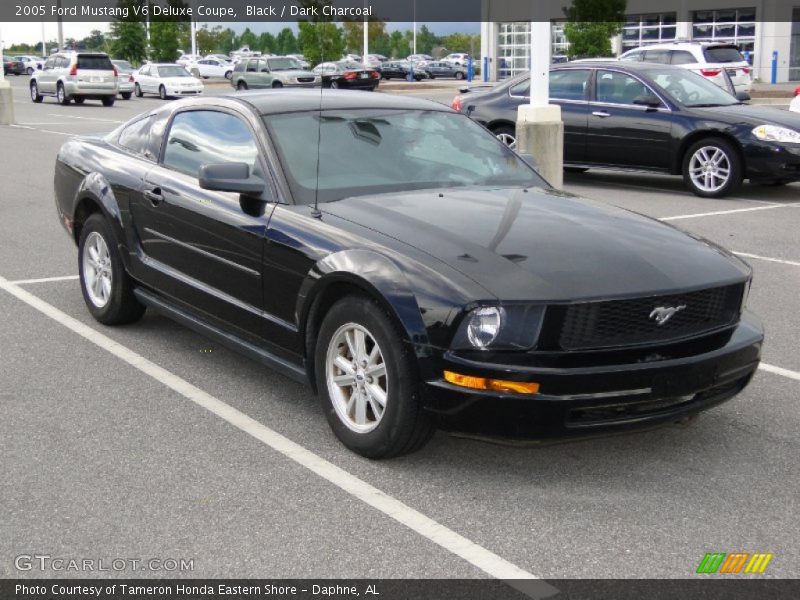 Black / Dark Charcoal 2005 Ford Mustang V6 Deluxe Coupe