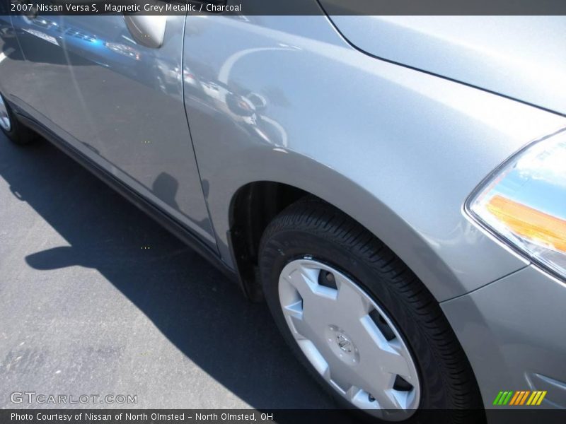 Magnetic Grey Metallic / Charcoal 2007 Nissan Versa S