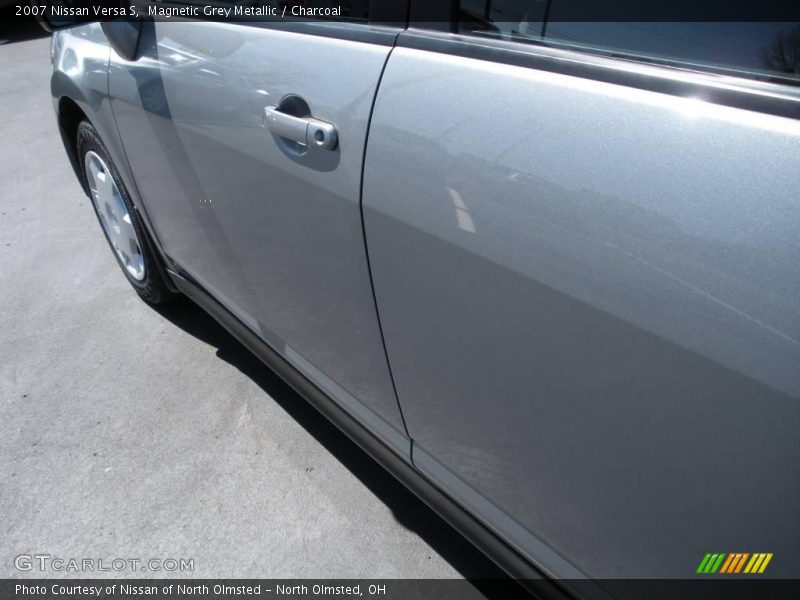 Magnetic Grey Metallic / Charcoal 2007 Nissan Versa S