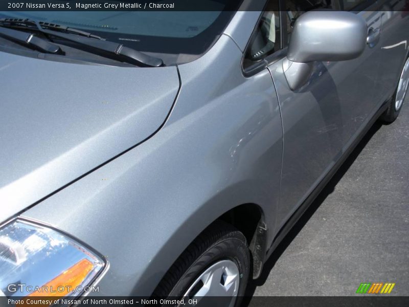 Magnetic Grey Metallic / Charcoal 2007 Nissan Versa S