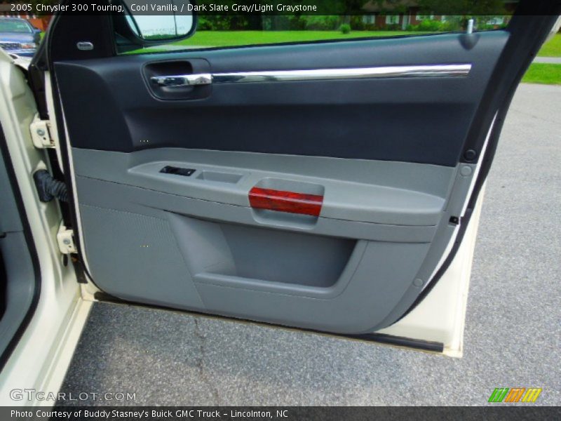 Cool Vanilla / Dark Slate Gray/Light Graystone 2005 Chrysler 300 Touring