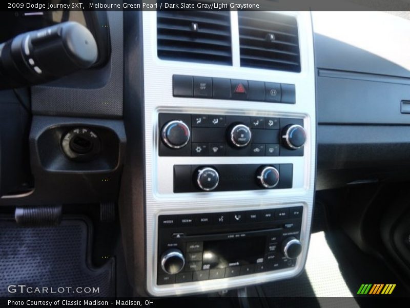 Melbourne Green Pearl / Dark Slate Gray/Light Graystone 2009 Dodge Journey SXT