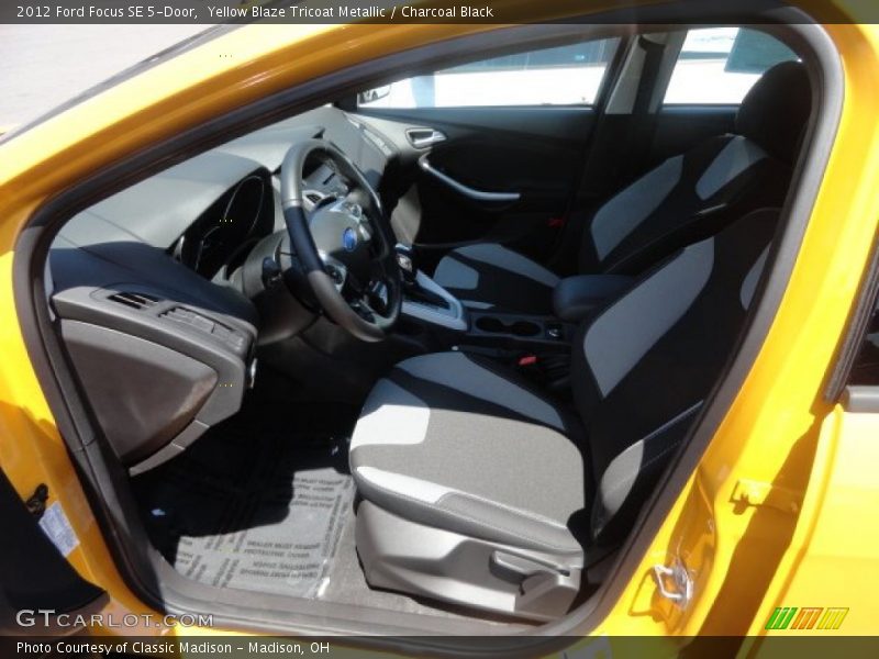 Yellow Blaze Tricoat Metallic / Charcoal Black 2012 Ford Focus SE 5-Door