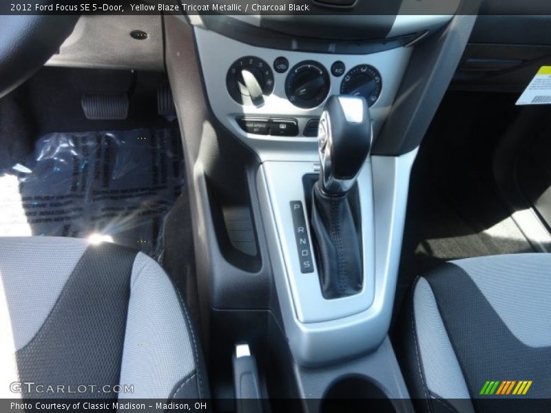 Yellow Blaze Tricoat Metallic / Charcoal Black 2012 Ford Focus SE 5-Door