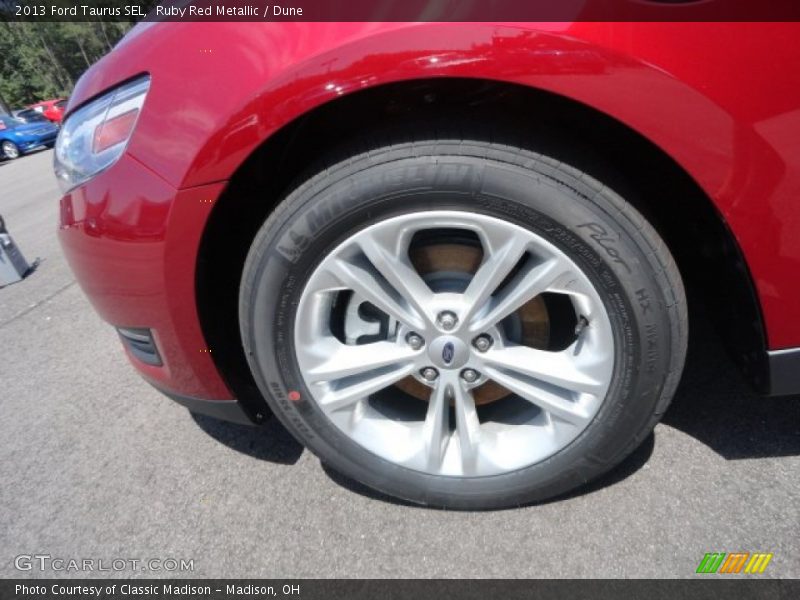 Ruby Red Metallic / Dune 2013 Ford Taurus SEL