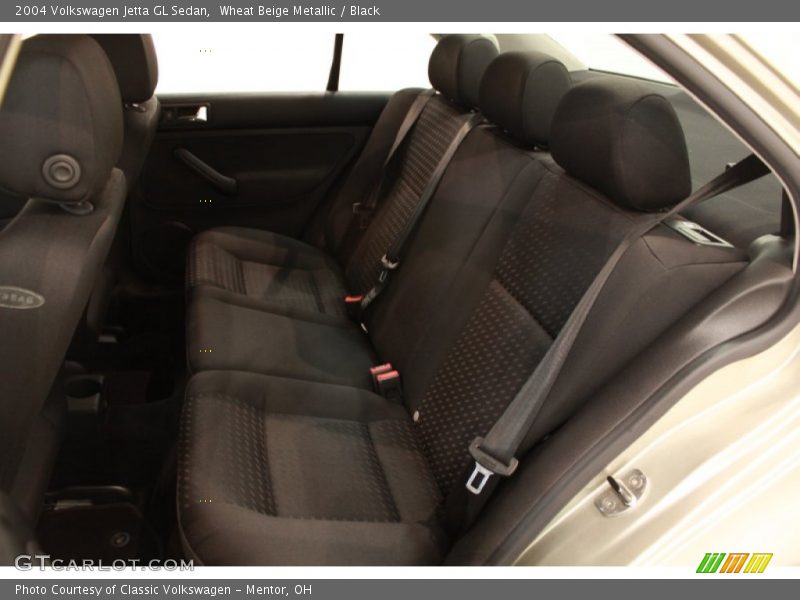 Wheat Beige Metallic / Black 2004 Volkswagen Jetta GL Sedan