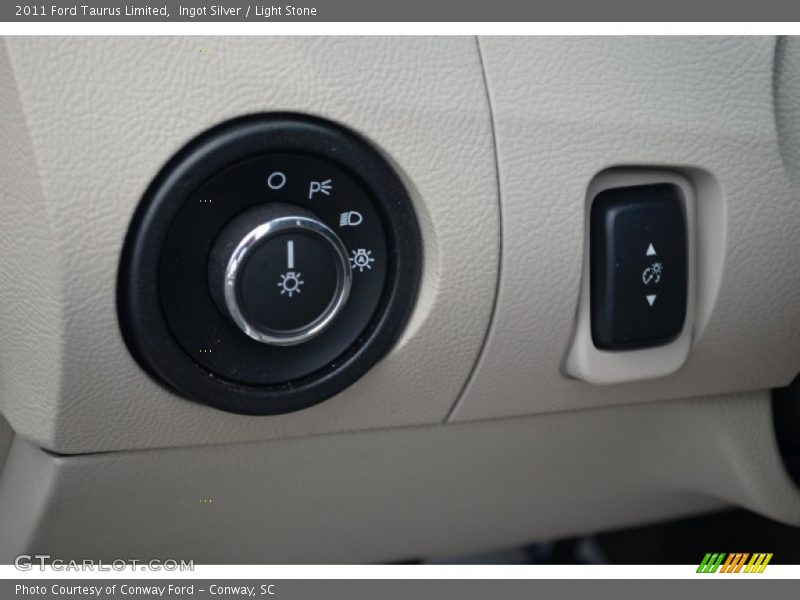 Ingot Silver / Light Stone 2011 Ford Taurus Limited