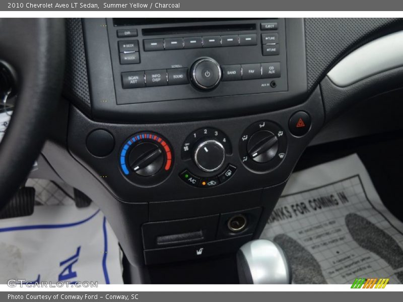 Controls of 2010 Aveo LT Sedan
