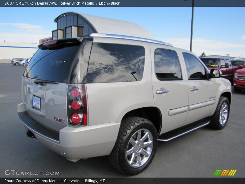 Silver Birch Metallic / Ebony Black 2007 GMC Yukon Denali AWD